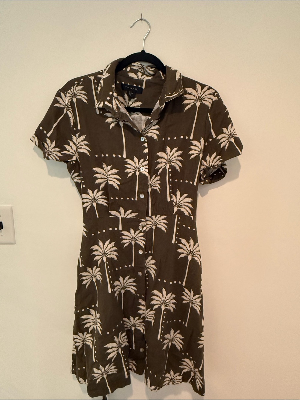 Tahari Olive Green Palm Print Shirt Dress with Belt - Picture 5 of 7